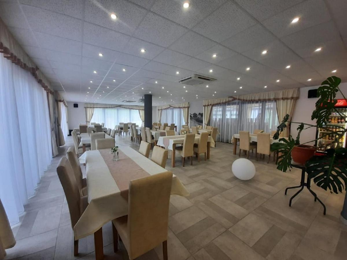 Ponty-Lak Panzio Pension Dávod Buitenkant foto