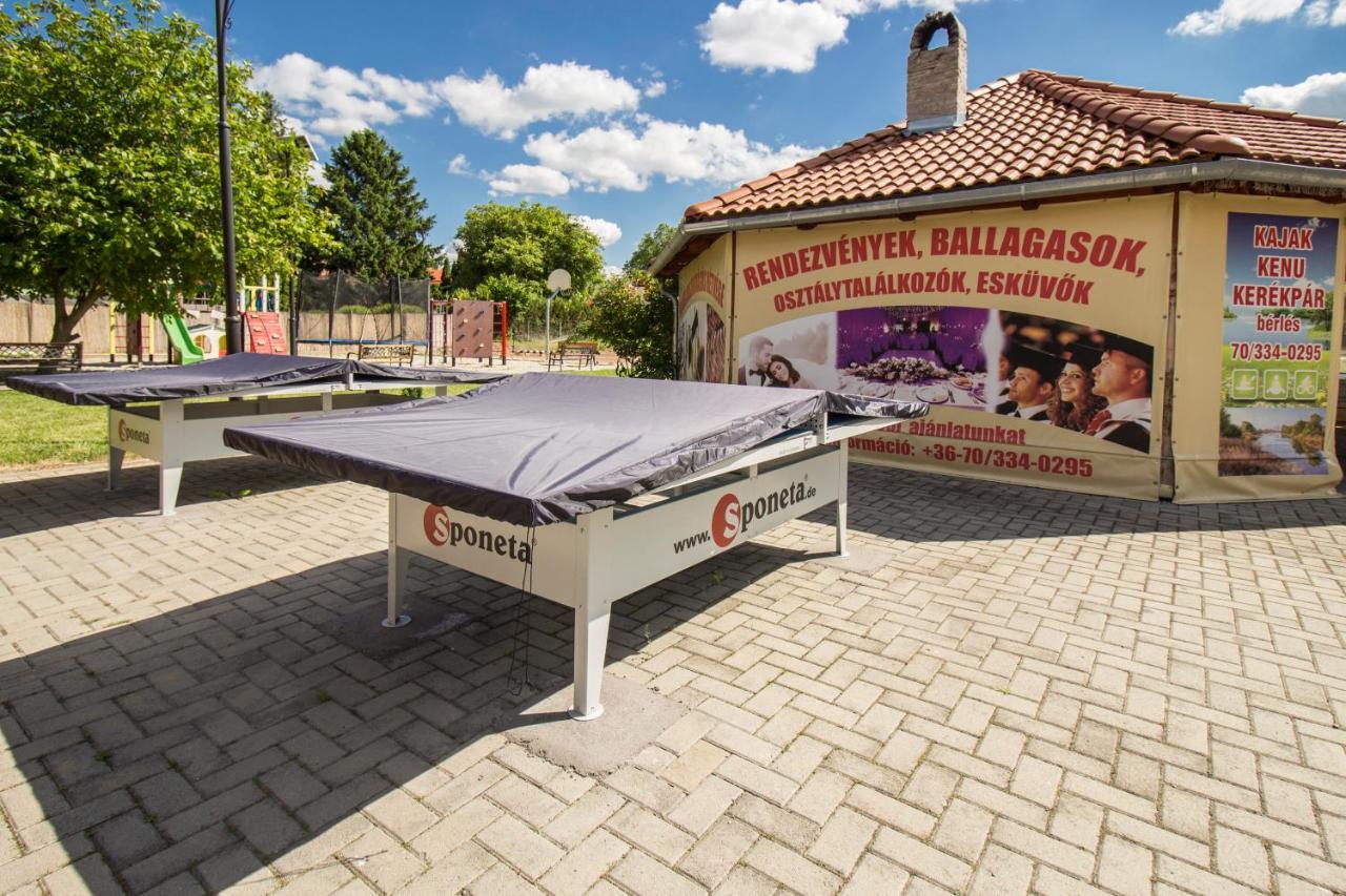 Ponty-Lak Panzio Pension Dávod Buitenkant foto
